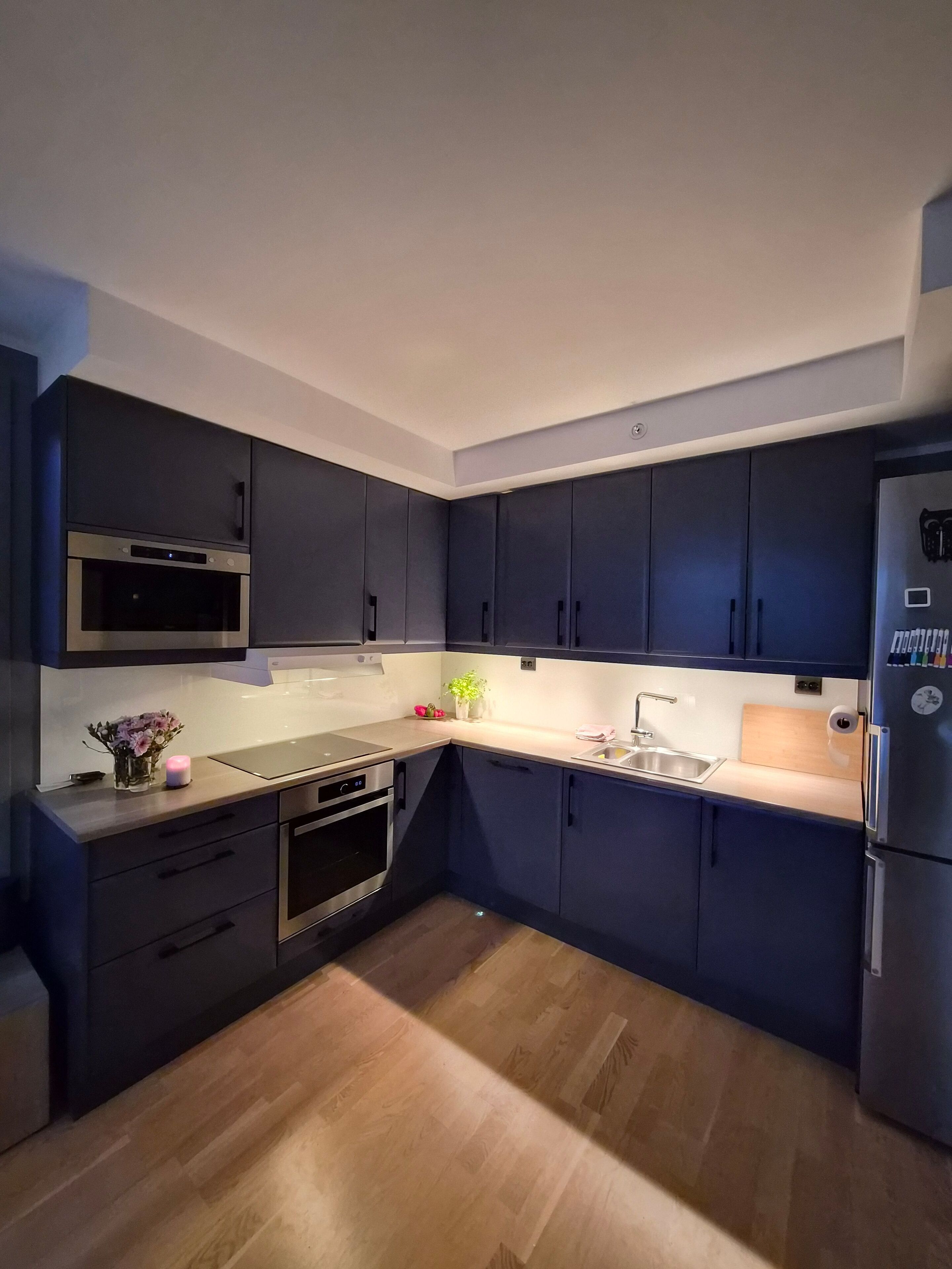 Micro-ondes, four, plaque de cuisson, lave-vaisselle