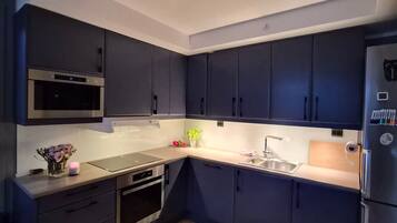 Micro-ondes, four, plaque de cuisson, lave-vaisselle