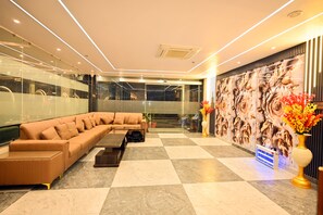 Lobby - Madhuram Hotel Ayodhya (Faizabad)