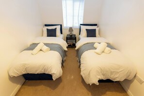 Unclassified image, 5 of 24, button - Charming 5-Bedroom Townhouse in Central Gloucester (Gloucester)