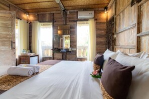 1 bedroom, iron/ironing board, Internet, bed sheets - Deluxe double or twin room (Ubud)