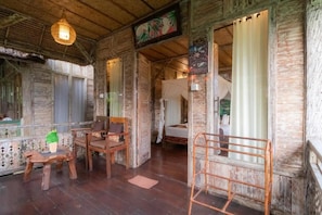 Property grounds - Wooden Bungalow - 10 minute from Ubud Center (Ubud)