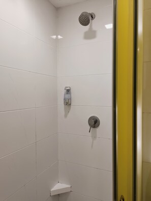 Basic Room, 2 Single Beds, Non Smoking, Private Bathroom | Bathroom | Shower, hair dryer, towels, soap - NB FWH Homestay Genting Highlands (Genting Highlands)