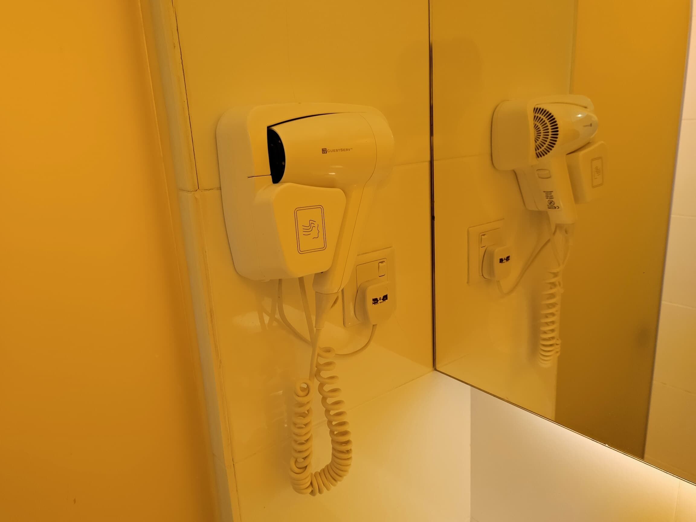 Chambre de base, 2 lits jumeaux, non-fumeur, salle de bain privée | Literie fournie