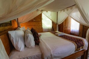 1 bedroom, iron/ironing board, internet, bed sheets - Jungle Breeze Hideout (Ubud)