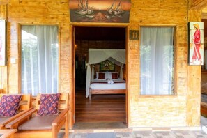 1 bedroom, iron/ironing board, internet, bed sheets