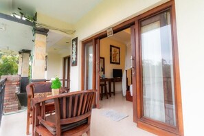 Outdoor dining - Secret Forest Hideaway near Ubud (Ubud)