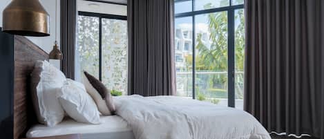 Standard Twin Room, Balcony, City View | Blackout drapes, iron/ironing board, free WiFi
