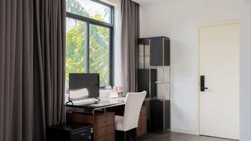 Quarto duplo standard, sacada, vista para a cidade | Parte interna