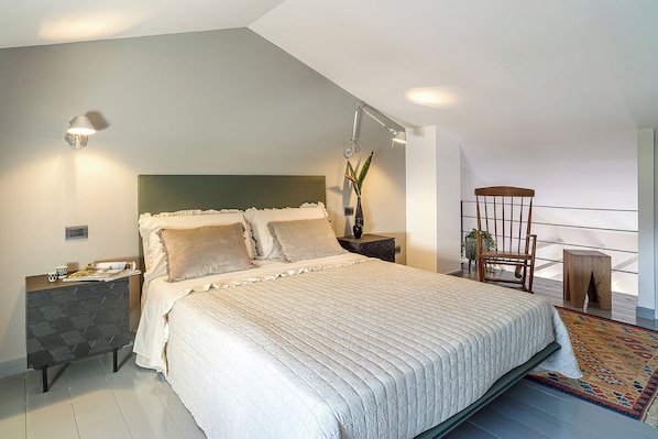 Căn hộ phong cách cổ điển, quang cảnh sân vườn