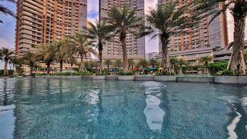 Kolam renang outdoor