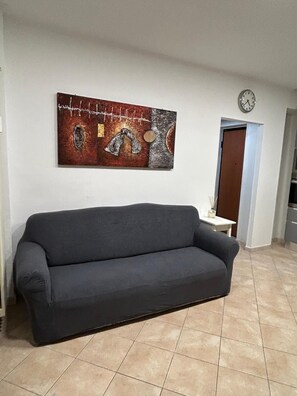 Unclassified image, 4 of 6, button - Vrbo Property (Rho)