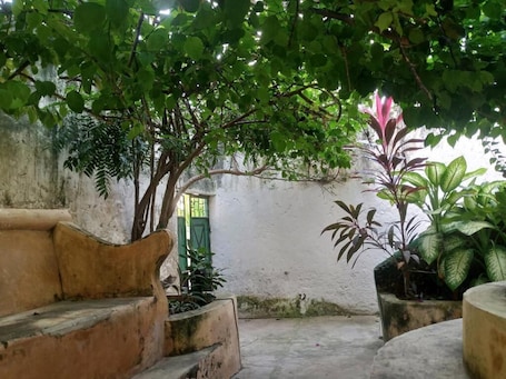Esterni. Tabassam Guest House Lamu