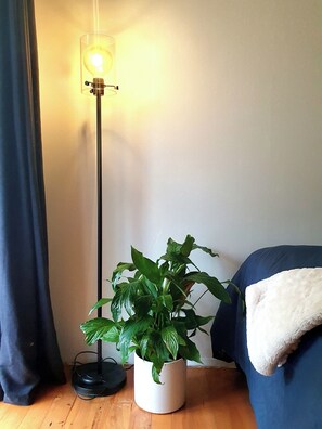 1 bedroom, iron/ironing board, free WiFi, bed sheets - Peace by Piece Garden Retreat in Shared Family Home, Otumoetai (Tauranga)