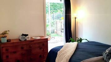 1 chambre, fer et planche à repasser, Wi-Fi gratuit, draps fournis