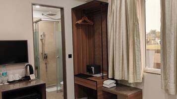 Standard Double Room | Bathroom