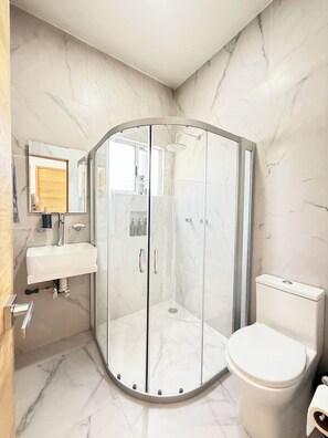 Shower - Cozy 2BR Apt in Oaxaca - Peaceful (Oaxaca)