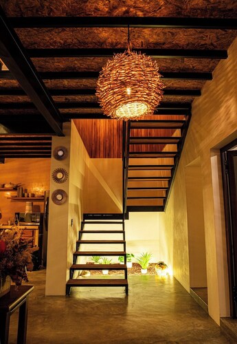 Large Open-Concept Home for 9 Guests | 5 Beds