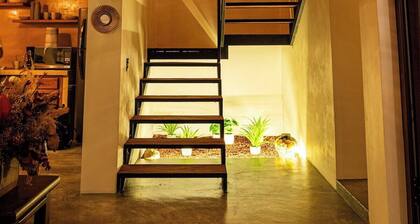 Large Open-Concept Home for 9 Guests | 5 Beds