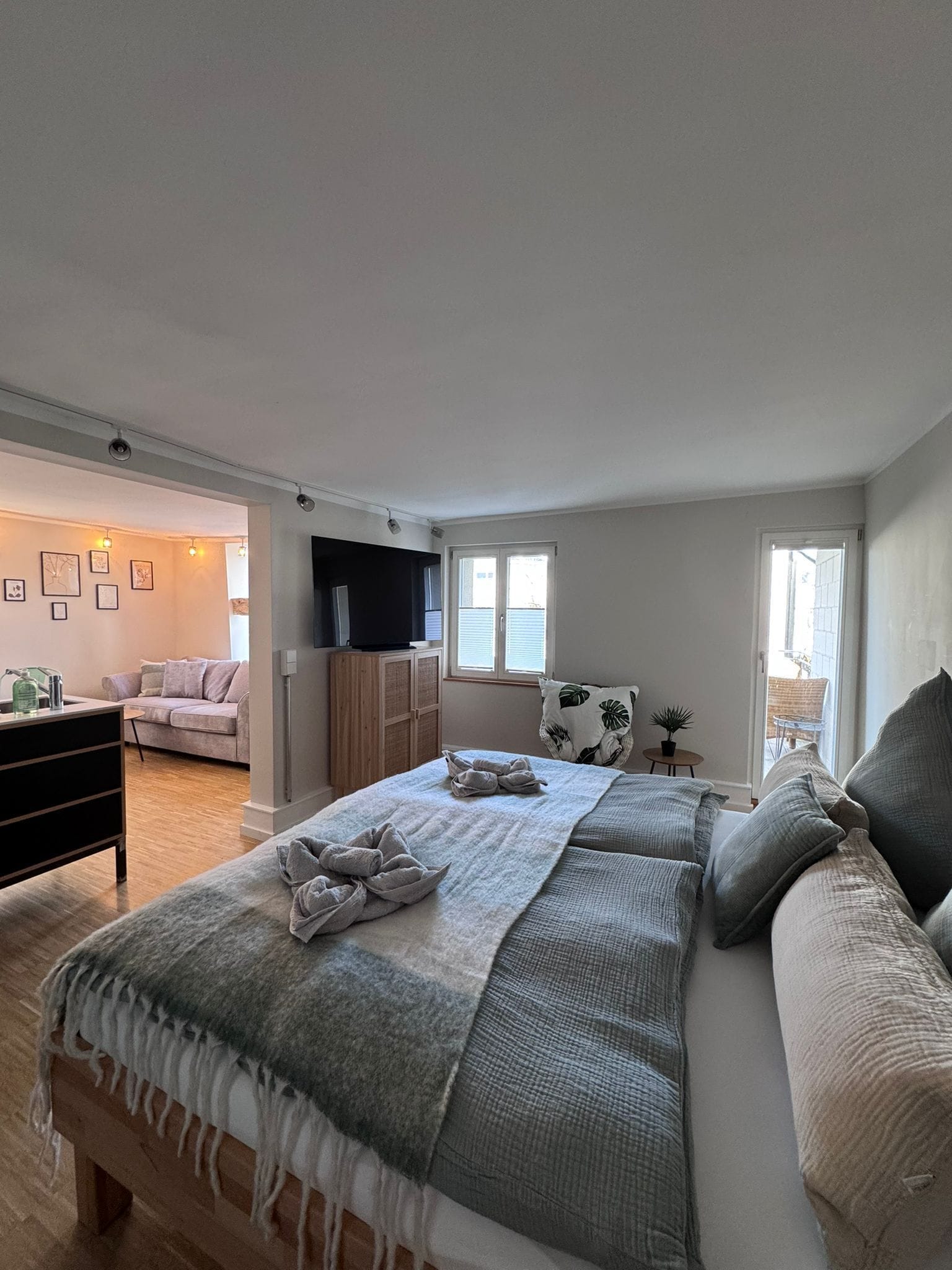 1 bedroom, iron/ironing board, travel cot, free WiFi