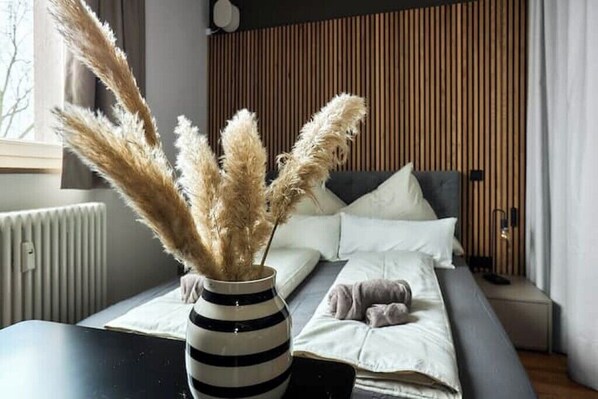 Free WiFi, bed sheets