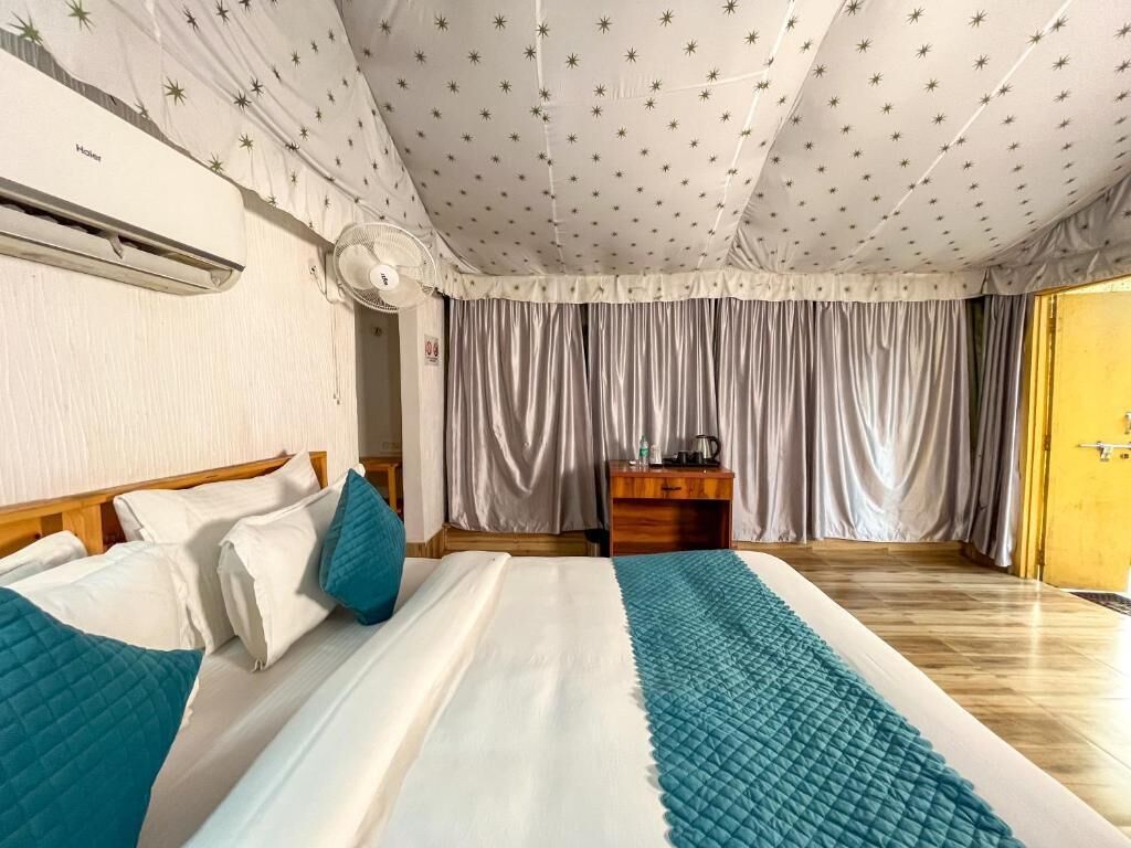 Tent, Balcony, Garden View