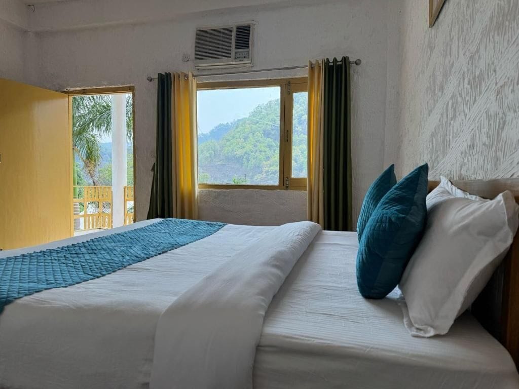 Superior Double Room, Balcony, Garden View | Free WiFi