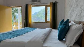 Superior Double Room, Balcony, Garden View | Free WiFi