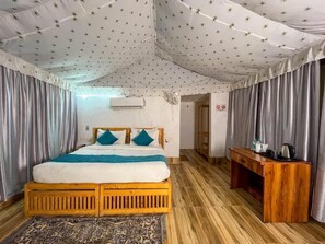 Tent, balkon, uitzicht op tuin