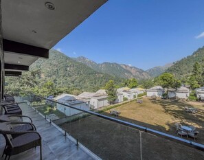 Double Room, Balcony, Garden View | Outdoor dining