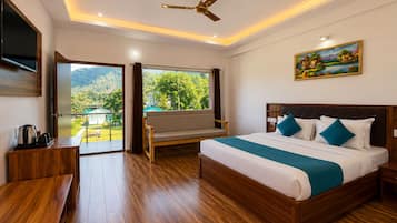 Premium Room with Mountain View & Pool View