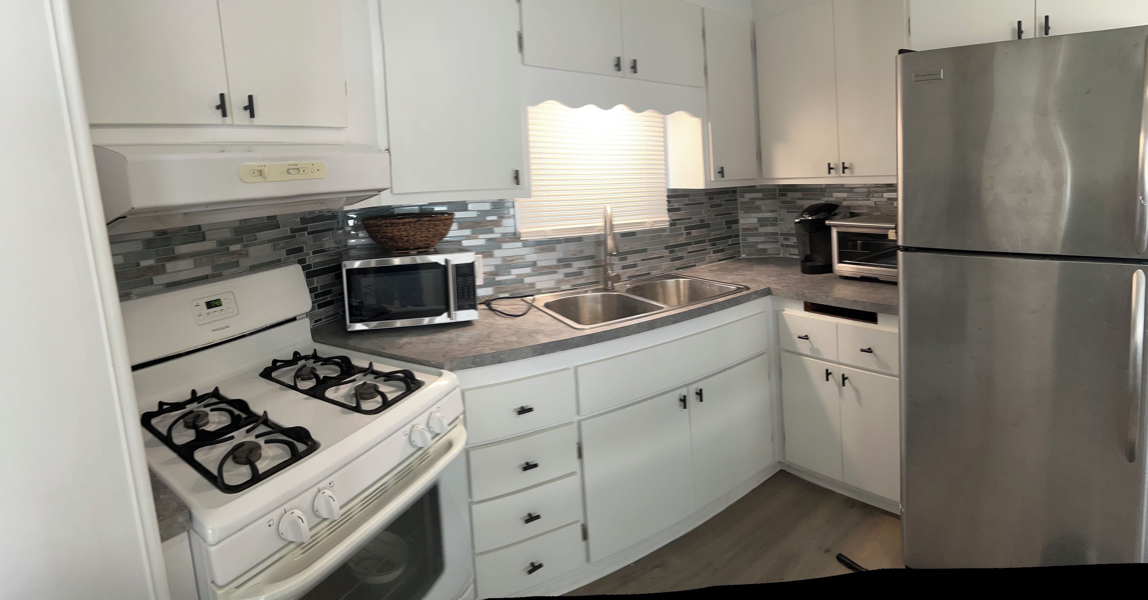 Micro-ondes, four, plaque de cuisson