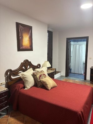 Unclassified image, 2 of 10, button - Casa cubo (Alhama de Granada)