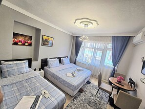 Phòng 3 Deluxe, ban công | Bàn ủi/dụng cụ ủi quần áo, truy cập Internet không dây miễn phí