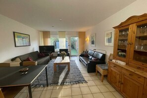 Smart TV, books, stereo - Sylt holiday home with 3 separate bedrooms (Sylt)