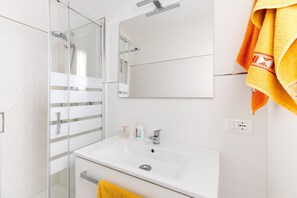 Regadera y bidet 