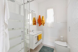 Shower, bidet - Patio, air conditioning and communal pool (Castelsardo)