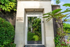 Exterior detail - Exclusive Hideaway 3BR Private Pool Villa Seminyak (Seminyak)