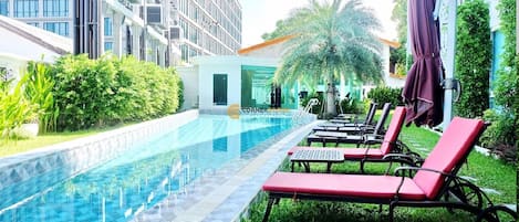 Apartment, 1 Bedroom, Accessible, Smoking | Pool | Outdoor pool