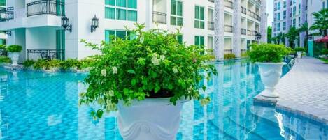 Apartment, 1 Bedroom, Accessible, Smoking | Pool | Outdoor pool