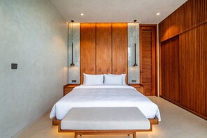 7 bedrooms, in-room safe, free WiFi, bed sheets - 7BR Private Estate Near Berawa beach | 2 Pools (Kerobokan)