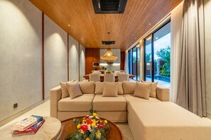 TV - New Luxury 7BR Ricefield View Estate | Berawa Beach (Kerobokan)