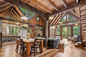 Interior - Rustic 3-Bed Retreat in Springbrook (Springbrook)