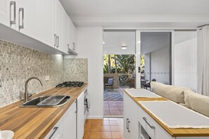 Interior - Bright 1-Bed Apartment in Fortitude Valley (Fortitude Valley)
