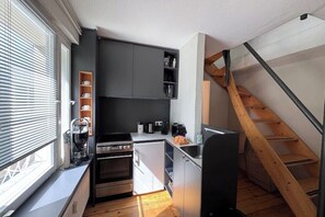 Réfrigérateur, four, plaque de cuisson, lave-vaisselle