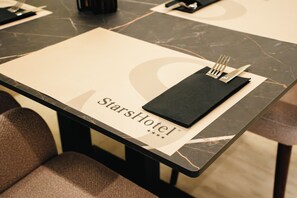 Free daily buffet breakfast - Stars Hotel (Jelah)