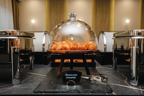 Bao gồm bữa sáng buffet hàng ngày