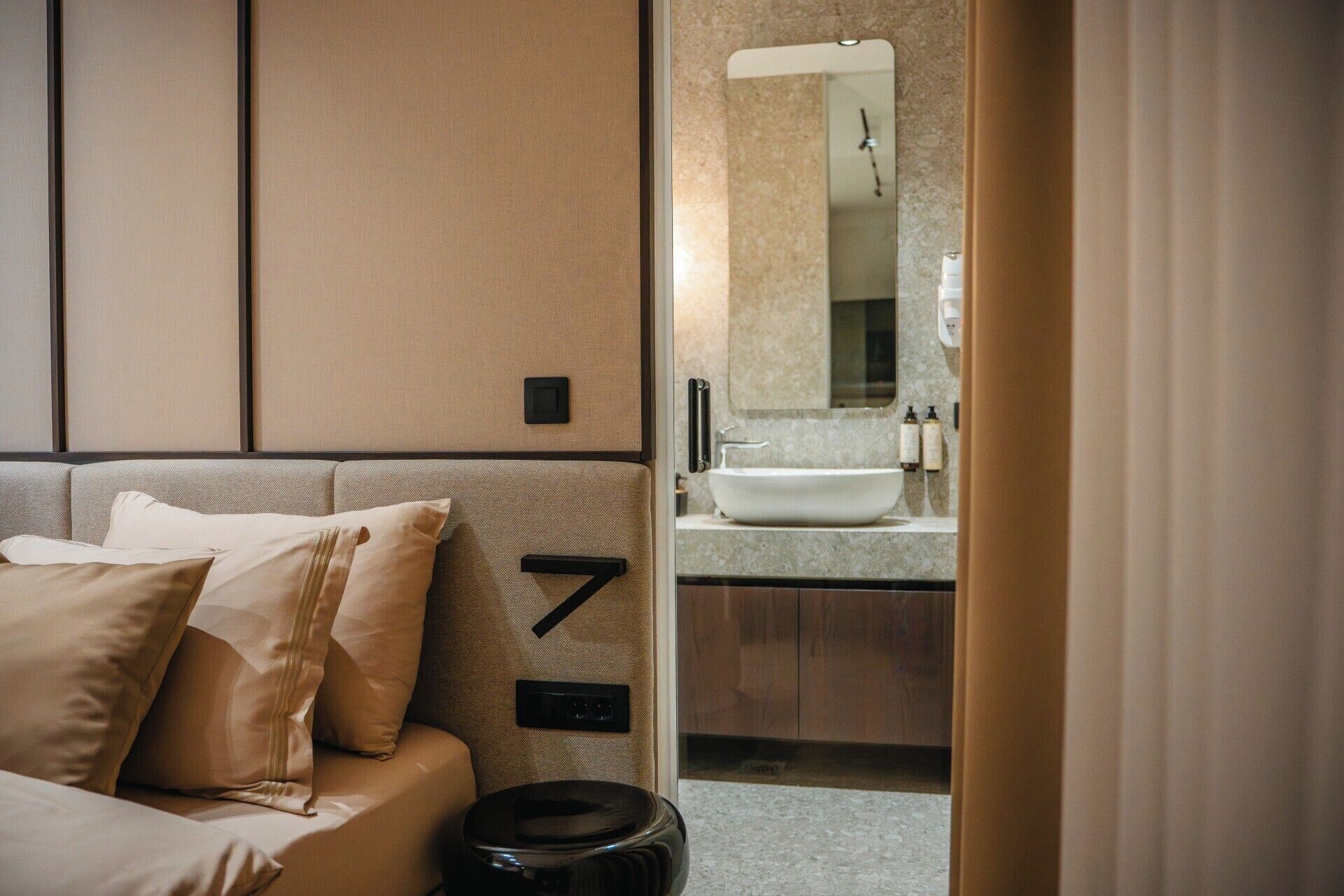 Penthouse Premier, dapur, pemandangan kota | Meja kerja, kedap suara, dan Wi-Fi gratis