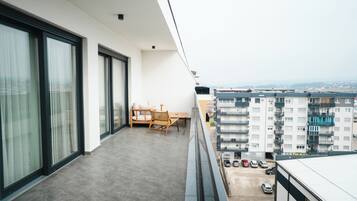 Premier Penthouse, Kitchen, City View | Balcony