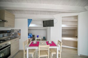1 bedroom, Internet, bed sheets - Villa Laura penthouse apartment with a view (Avola)